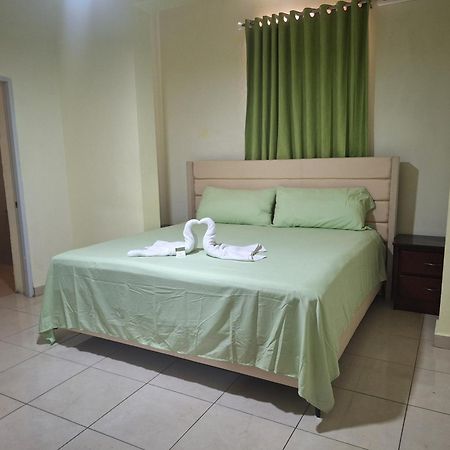 Hotel Enrique I Gazcue, Bed And Breakfast سانتو دومينجو المظهر الخارجي الصورة
