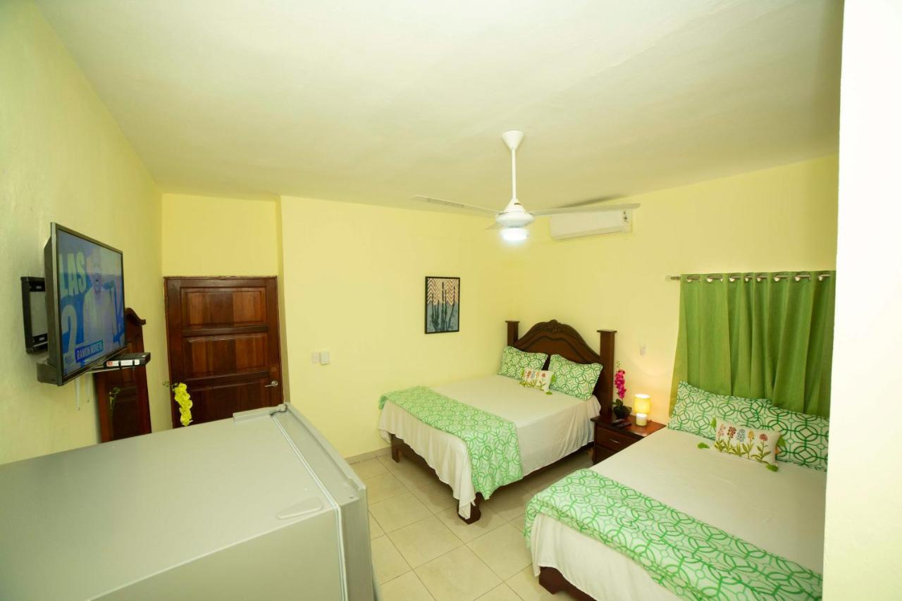 Hotel Enrique I Gazcue, Bed And Breakfast سانتو دومينجو المظهر الخارجي الصورة