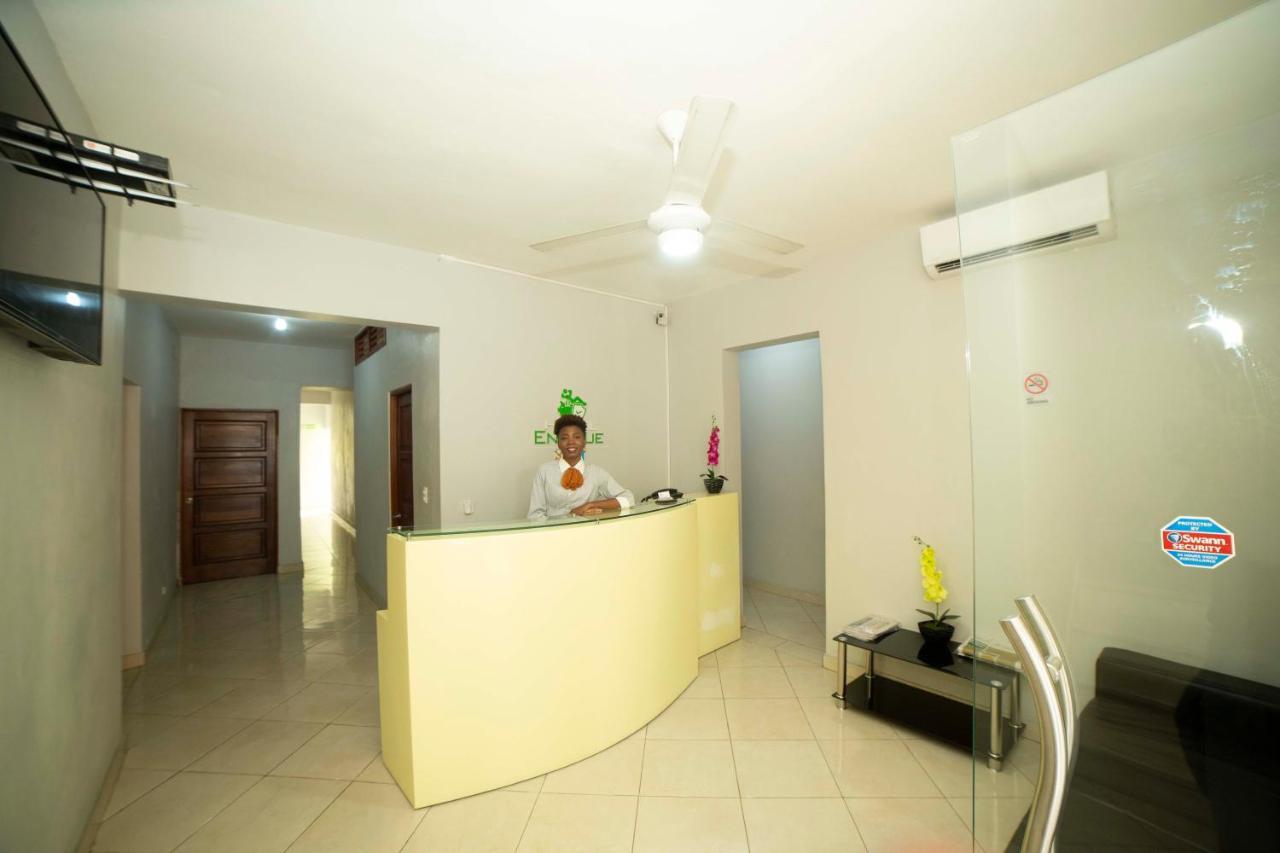 Hotel Enrique I Gazcue, Bed And Breakfast سانتو دومينجو المظهر الخارجي الصورة