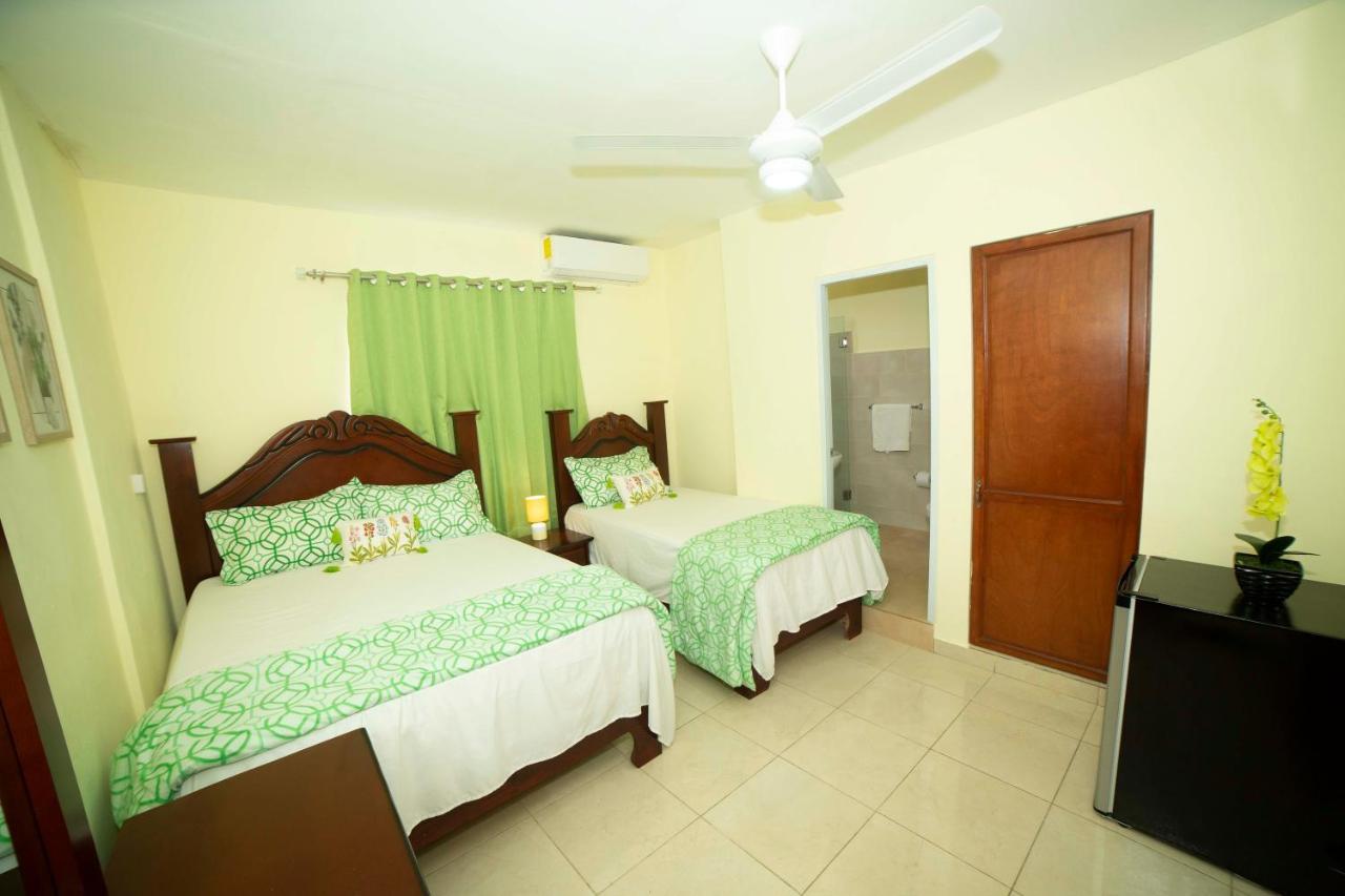 Hotel Enrique I Gazcue, Bed And Breakfast سانتو دومينجو المظهر الخارجي الصورة