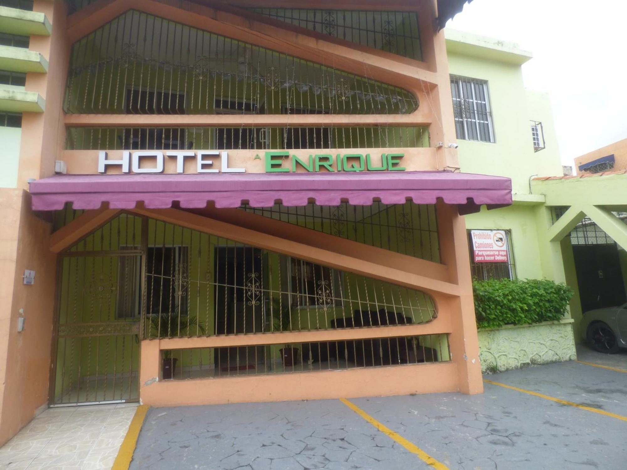 Hotel Enrique I Gazcue, Bed And Breakfast سانتو دومينجو المظهر الخارجي الصورة