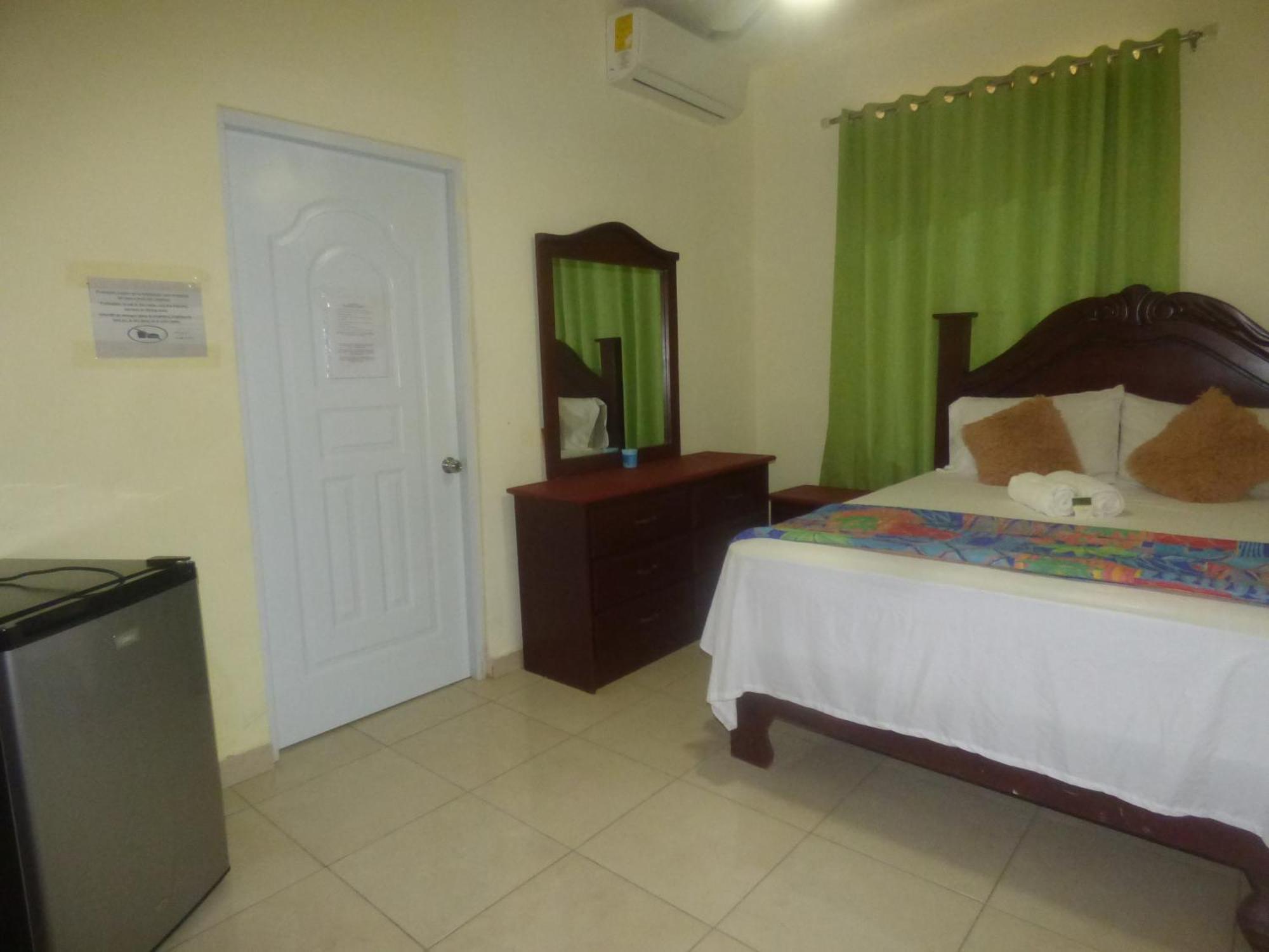 Hotel Enrique I Gazcue, Bed And Breakfast سانتو دومينجو المظهر الخارجي الصورة