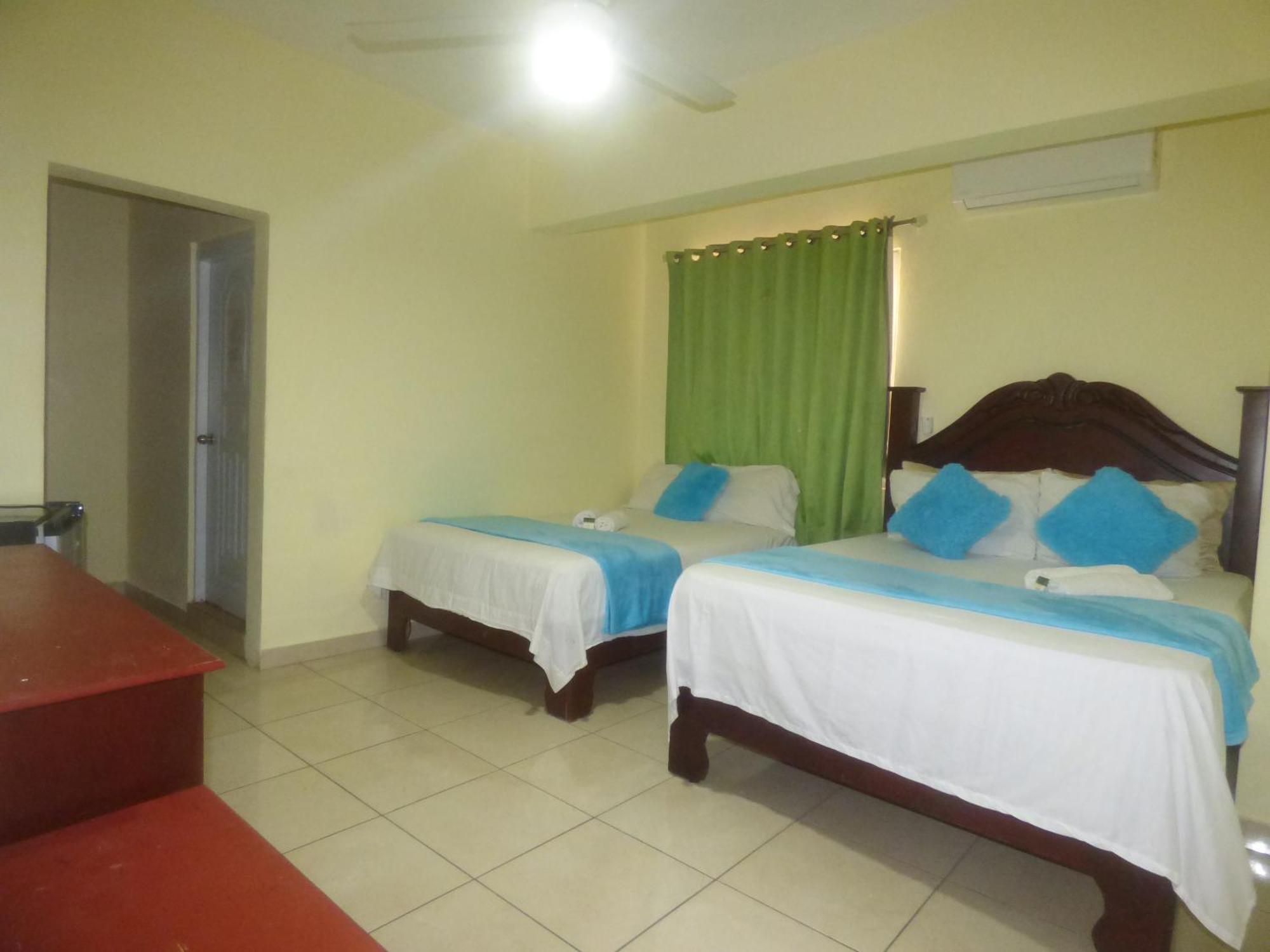 Hotel Enrique I Gazcue, Bed And Breakfast سانتو دومينجو المظهر الخارجي الصورة
