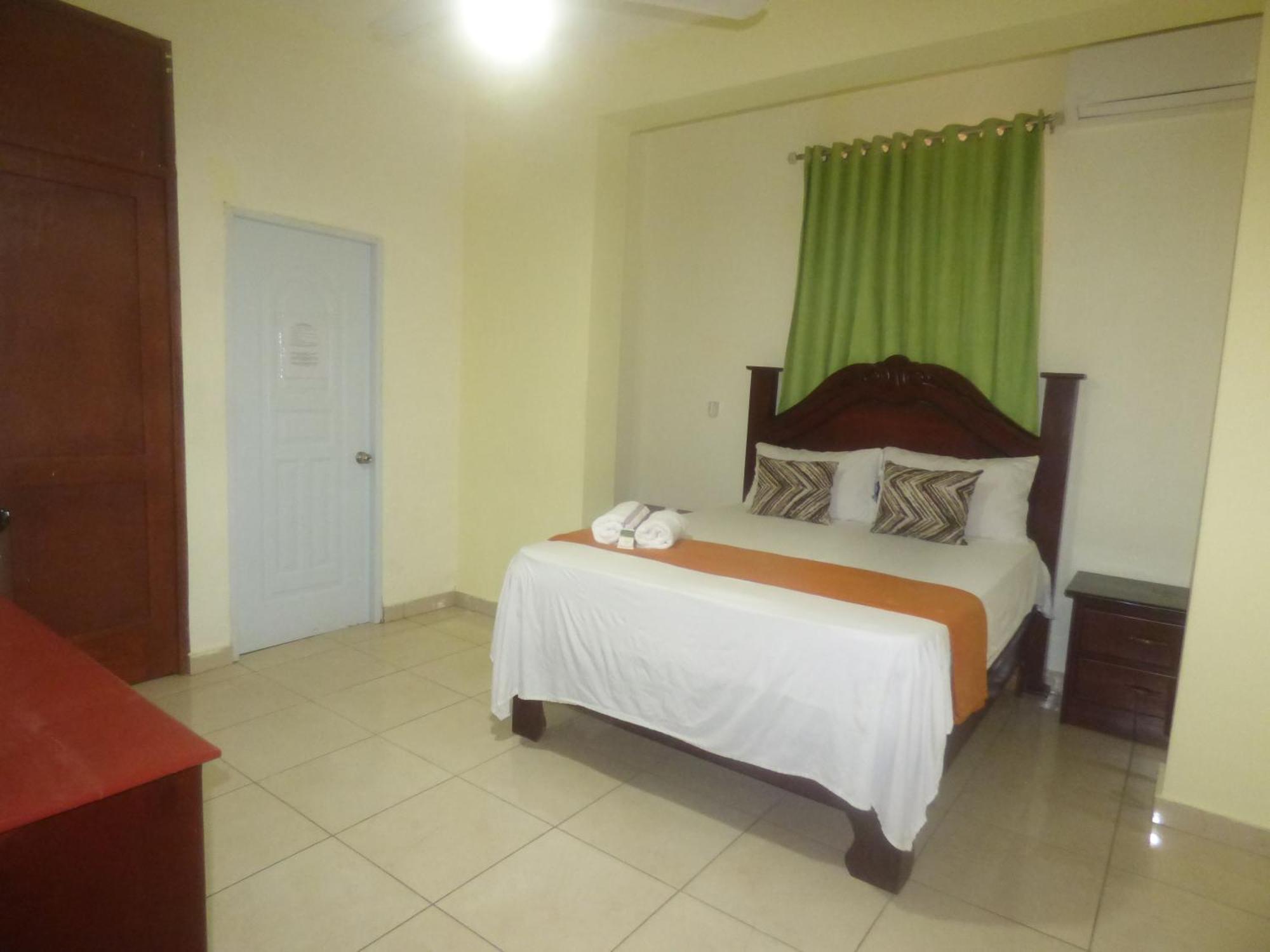 Hotel Enrique I Gazcue, Bed And Breakfast سانتو دومينجو المظهر الخارجي الصورة