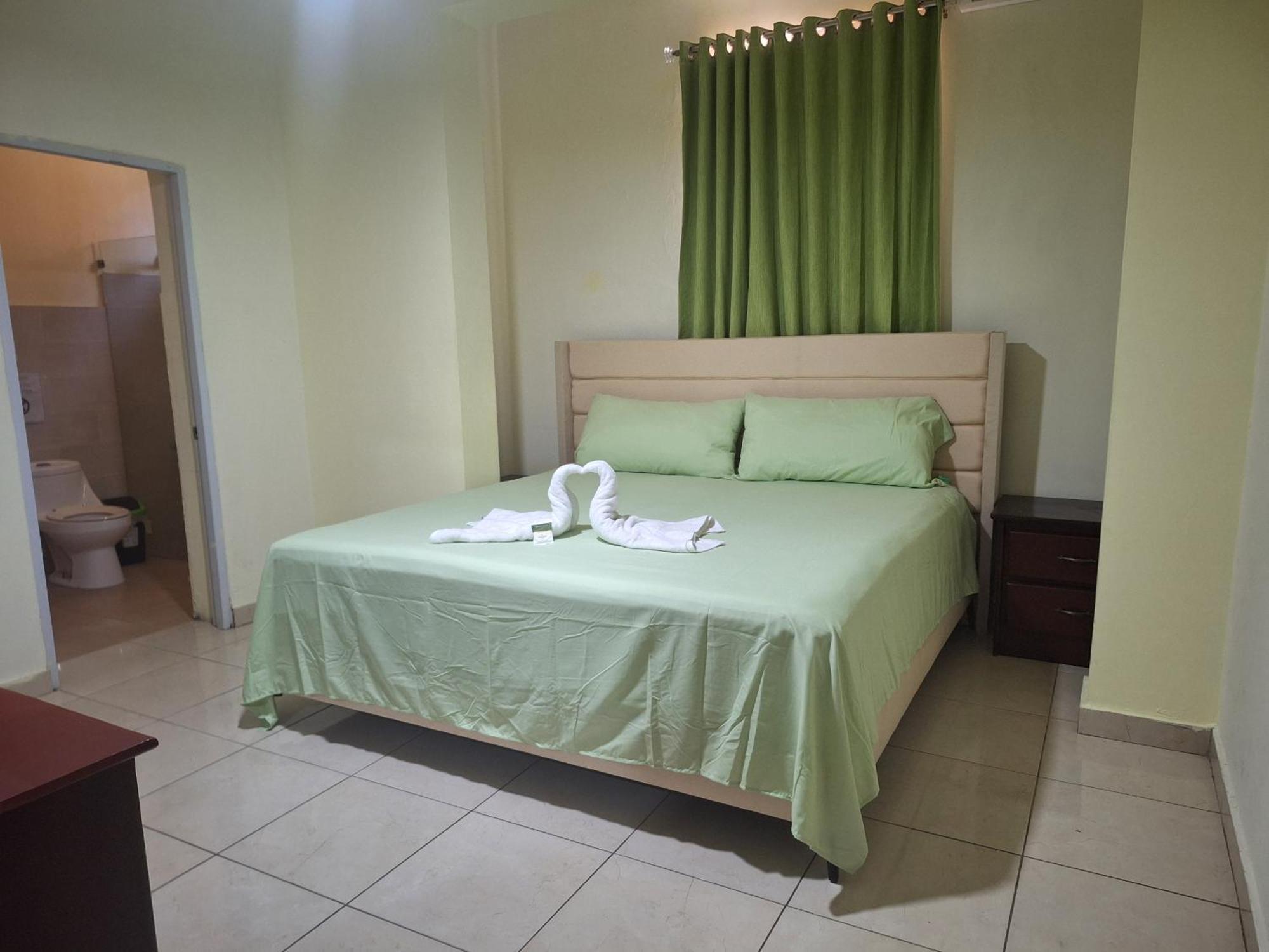 Hotel Enrique I Gazcue, Bed And Breakfast سانتو دومينجو المظهر الخارجي الصورة