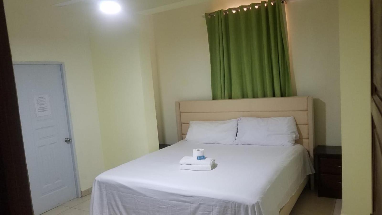 Hotel Enrique I Gazcue, Bed And Breakfast سانتو دومينجو المظهر الخارجي الصورة
